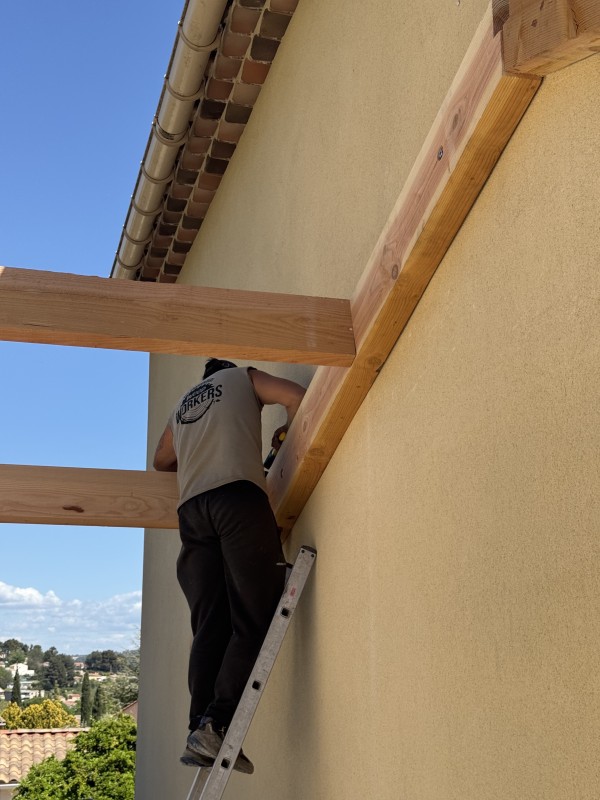 Fabrication et pose d’un carport adossé en tuiles mécaniques à Gardanne