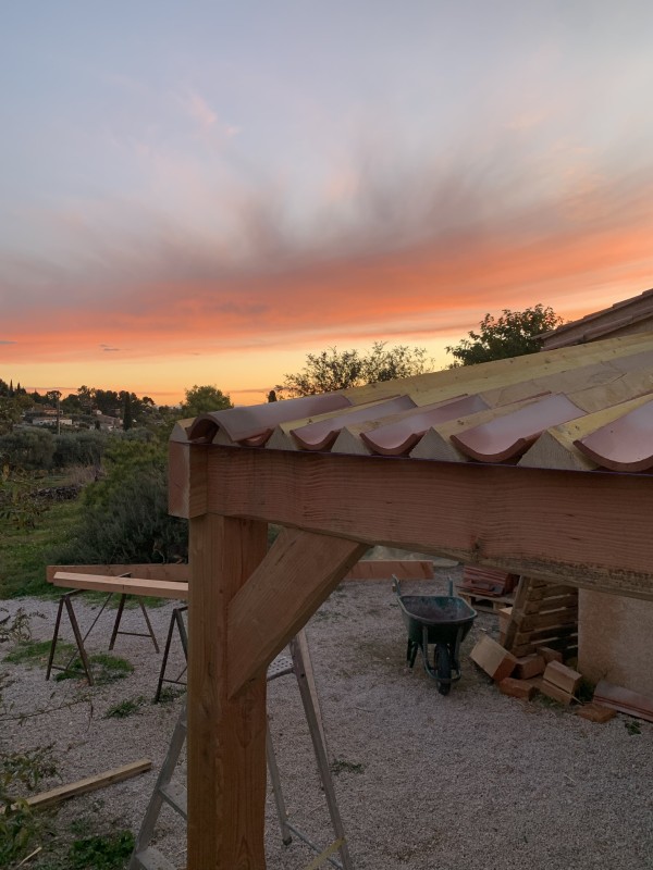 Toiture en tuiles traditionnelles sur structure bois